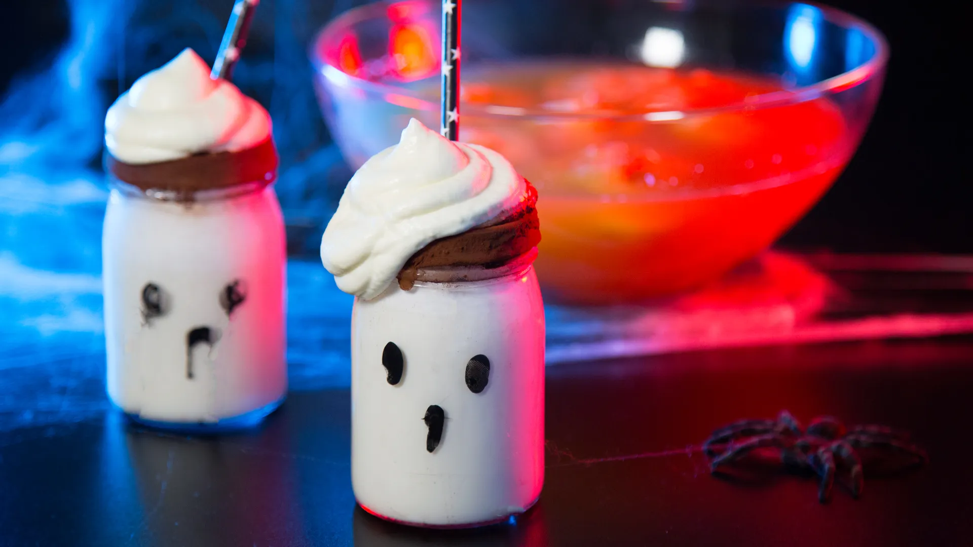 3 Spooky Glow-in-the-Darkish Halloween Drinks!Reviewed by Marcus Dale - Kitchen Workflow Editor