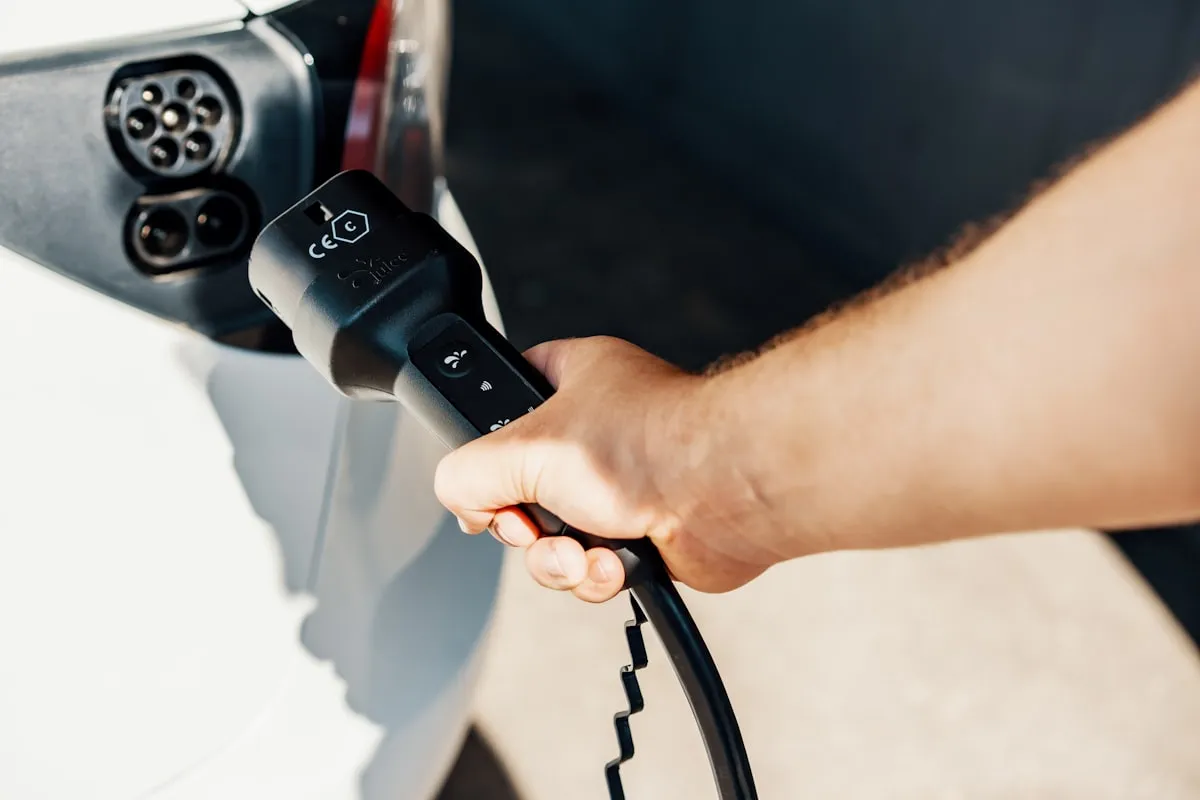 4 Reasons Why Some New Automobiles Do Not Occur With a Spare TireReviewed by Jenna Ford - AI Productivity Editor