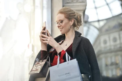 How Can Businesses Efficiently Adopt Chatbots For Customer Service?