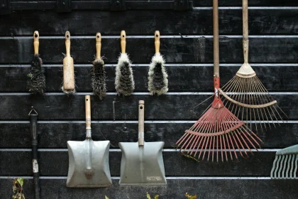 Weird Tools to Keep Your Stuff Within Straightforward Attain in the Garden