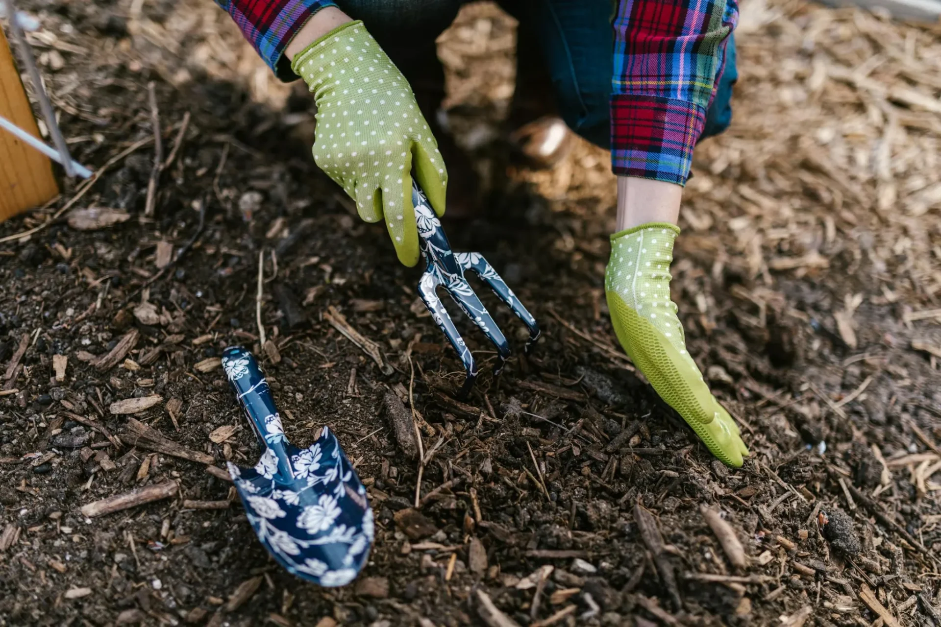 Why Composting Home Gardens is Good for the Environment StrategyReviewed by Erin Wallace - Plant Care Editor Why Composting Home Gardens is Good for the Environment StrategyReviewed by Erin Wallace - Plant Care Editor