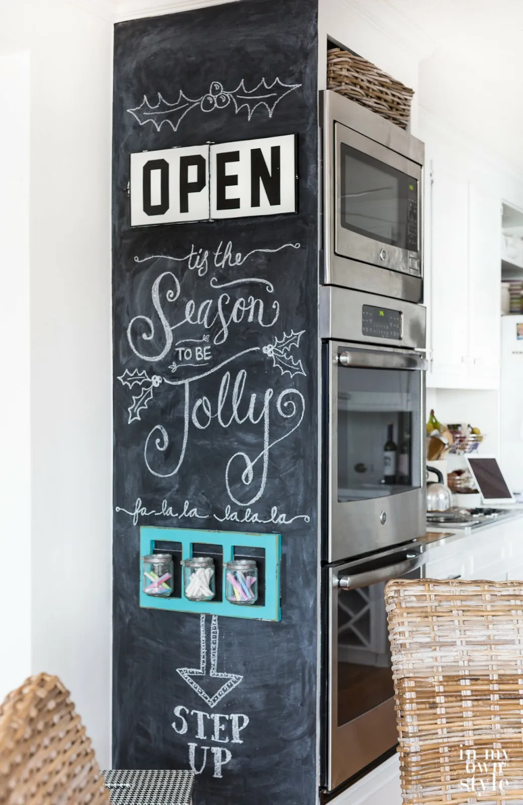How to Turn an Accent Wall to Black ColorReviewed by Jordan Blake - Space Planning Editor