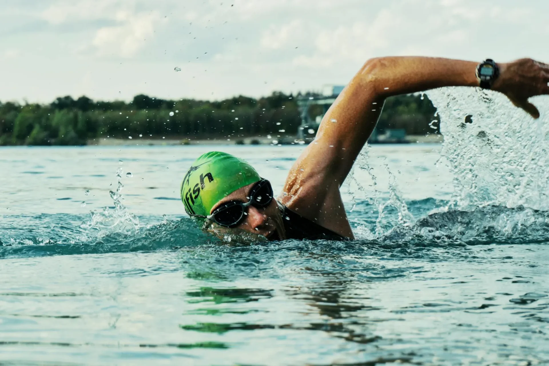 Best Waterproof Fitness Trackers For Swimming